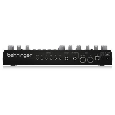 BEHRINGER RD-6-BK Rhythm Designer アナログリズムマシン ドラムマシン リズムデザイナー ベリンガー 入出力端子部の画像