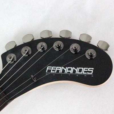 MBS(メタリックブラックサテン)/ローズ指板モデル。