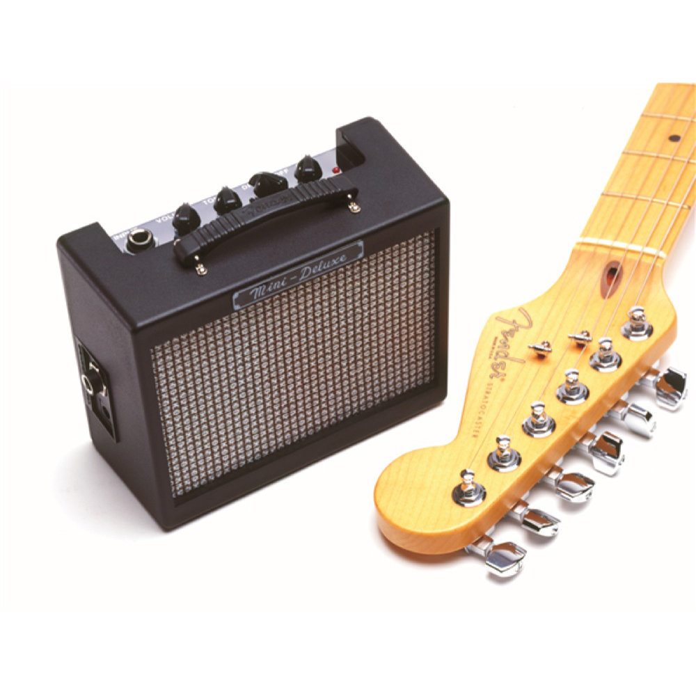 Fender MD20 Mini Deluxe 小型ギターアンプ コンボ サイズ感
