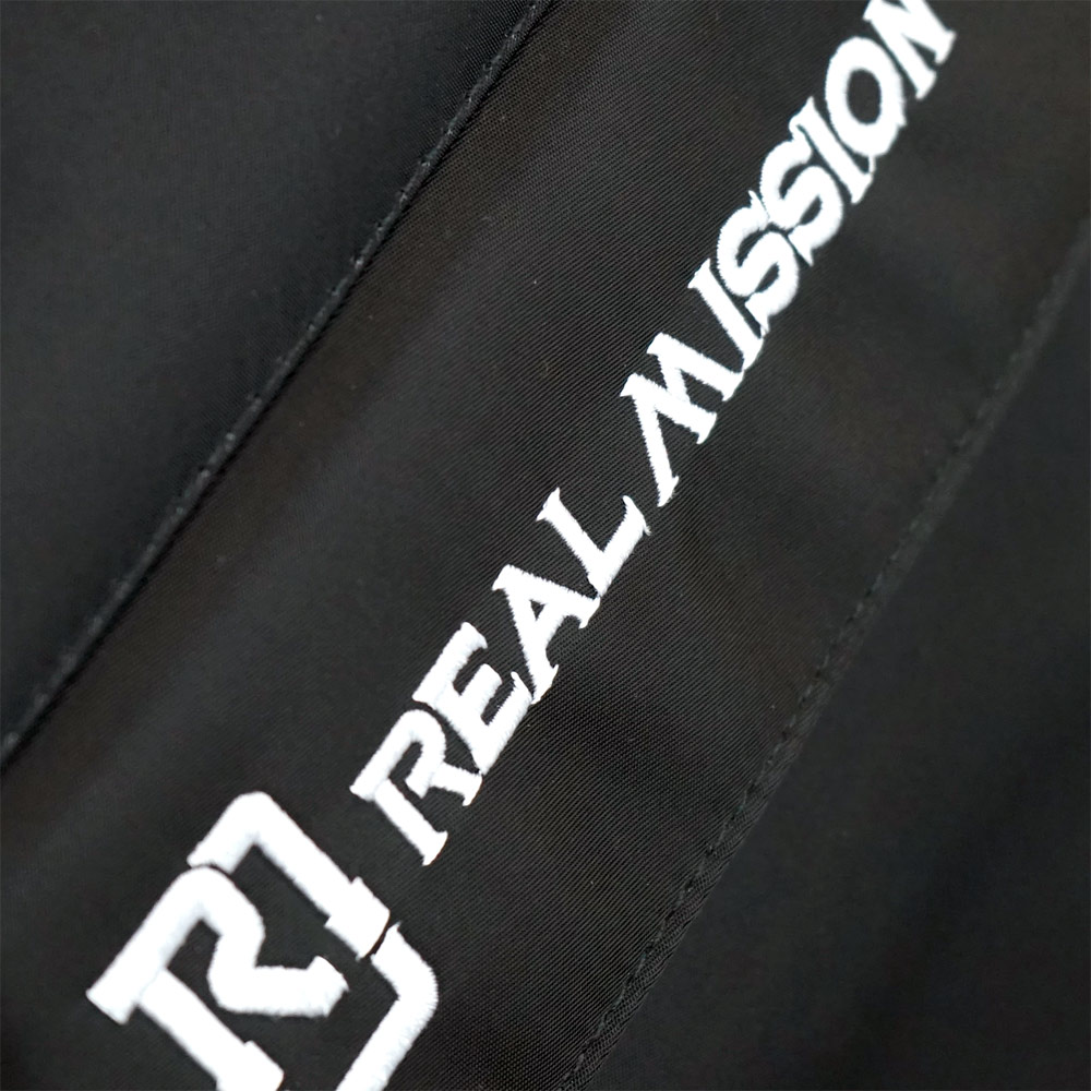 REAL MISSION（リアルミッション） Venus Pro E Black 防水 エレキギターケース・ギグケース 正面のロゴ部