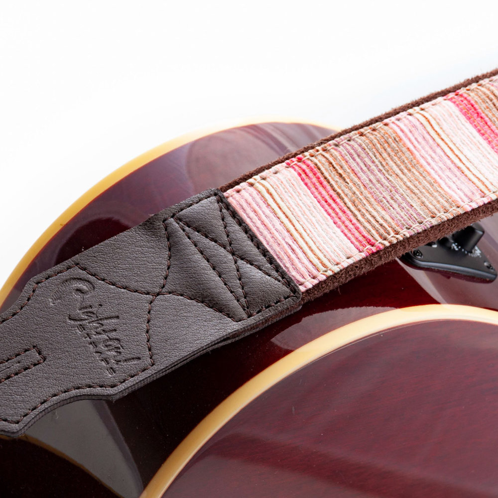 RightOn! STRAPS CARAVAN Red ギターストラップ アコースティックギターとのイメージ画像