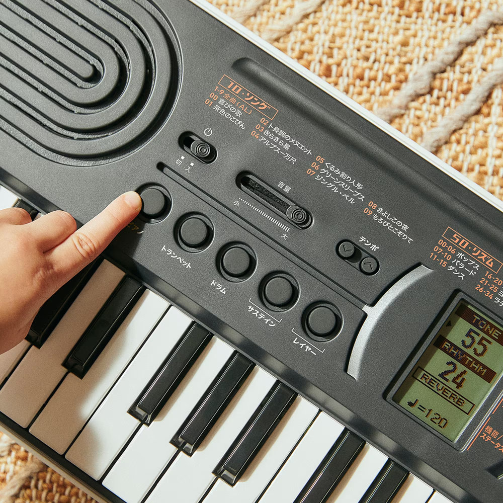 CASIO SA-81 44ミニ鍵盤 電子ミニキーボード 押すだけでピアノ、トランペット、ドラムセットの音になる音色ボタン