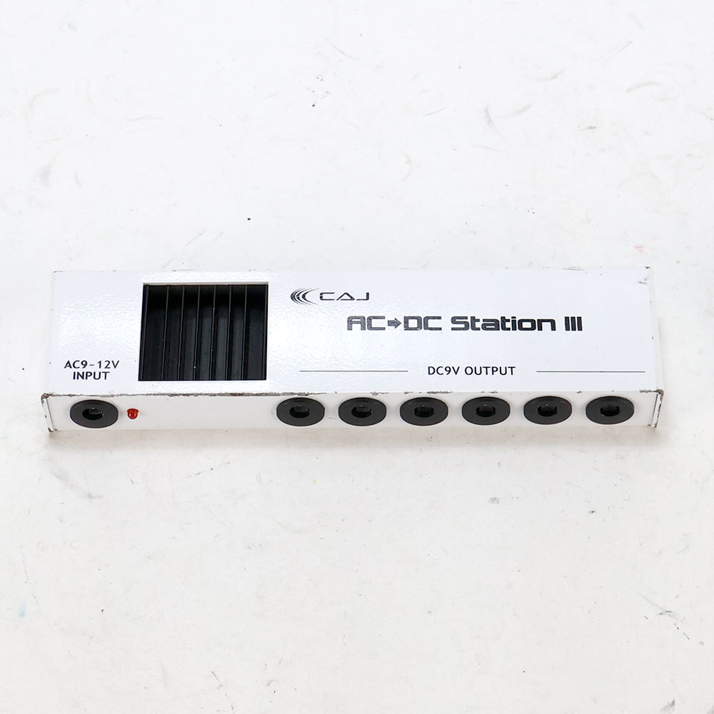【中古】 パワーサプライ CAJ AC/DC Station III 正面