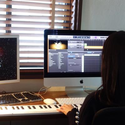 TAHORNG OP88 折り畳み式電子ピアノ MIDIキーボード 88鍵盤 使用イメージの画像