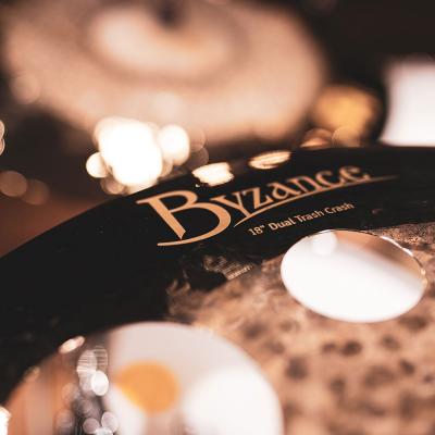 MEINL B18DUTRC Trash Crashes Byzance Dual Series 18' クラッシュシンバル マイネル 穴あきシンバル ロゴマーク画像
