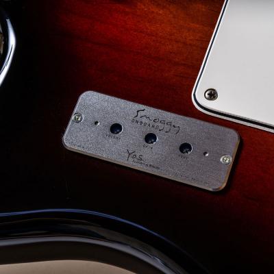 Y.O.S.ギター工房 Smoggy Onboard オンボードモジュール 装着時画像