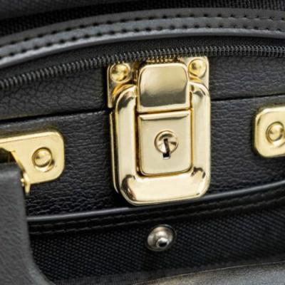 東洋楽器 UL シェル R 17 サイケデリック 4/4サイズ用 バイオリンケース ロック部の画像