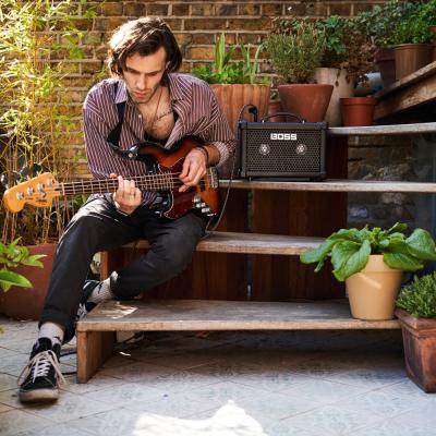 BOSS Dual Cube Bass LX ベースアンプ コンボ DCB-LX 使用イメージ