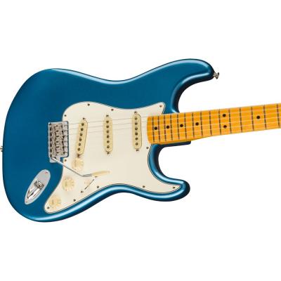 Fender American Vintage II 1973 Stratocaster MN LPB エレキギター 斜めアングル画像