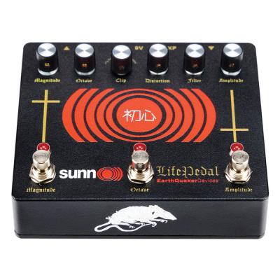 EarthQuaker Devices SUNN O))) Life Pedal V3 オクターブディストーション&ブースター ギターエフェクター 斜めアングル画像