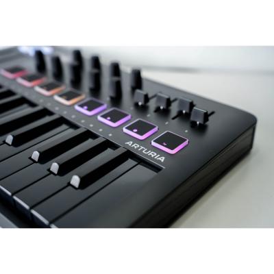 ARTURIA MiniLab 3 DB USB/MIDIキーボード パッド コントローラー 【Analog Lab Intro他バンドルソフト付き】 右側アップ画像