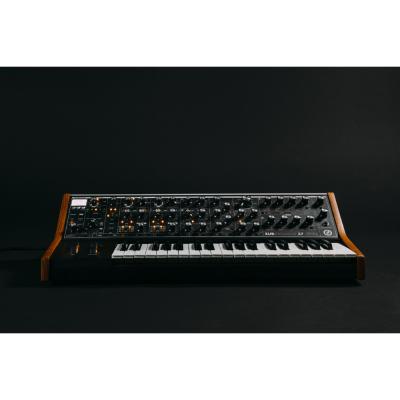 moog Subsequent 37 アナログシンセサイザー 正面画像