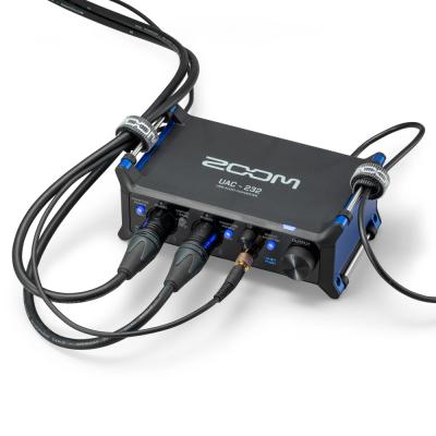 ZOOM UAC-232 2イン/2アウト仕様 32bitフロート対応 USB-Cオーディオ・インターフェース ケーブル使用例画像