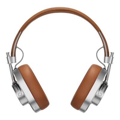 Master & Dynamic MH40 Wireless Gen 2 Over-Ear Headphones Silver/Brown ワイヤレスヘッドフォン シルバー/ブラウン ヘッドバンドを開いた状態