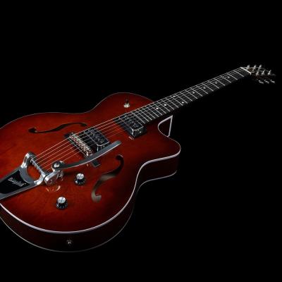 Godin ゴダン 5th Ave Uptown T-Armond Havana Burst エレキギター 平置き画像