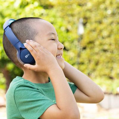 MEE audio ミーオーディオ HP-KJ45BT-BL KidJamz KJ45BT ブルー 子供用ワイヤレスヘッドホン キッズヘッドフォン 使用イメージ