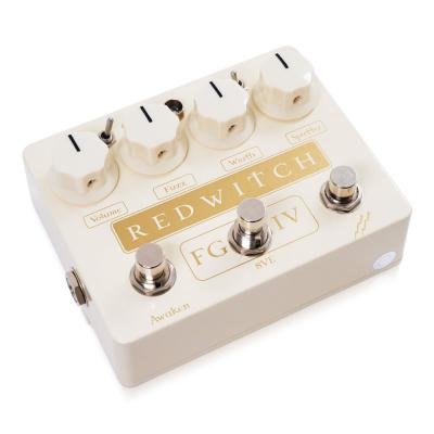 Red Witch Pedals Fuzz God IV ファズ ギターエフェクター フットスイッチ側のアングル