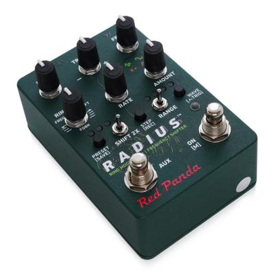 Red Panda RADIUS リングモジュレーター ギターエフェクター フットスイッチ側からのアングル