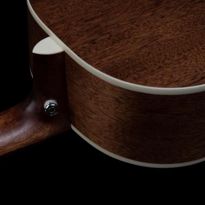 Art&Lutherie アートアンドルシアー Roadhouse Natural EQ エレクトリックアコースティックギター ネックジョイント、ストラップピン