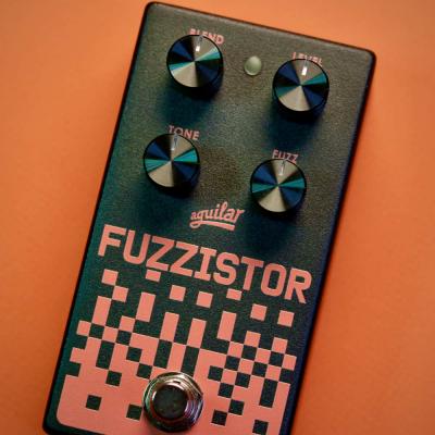 アギュラー ベース用ファズ AGUILAR FUZZISTOR N BASS FUZZ ベース ファズ ファジスター 正面、コントロール
