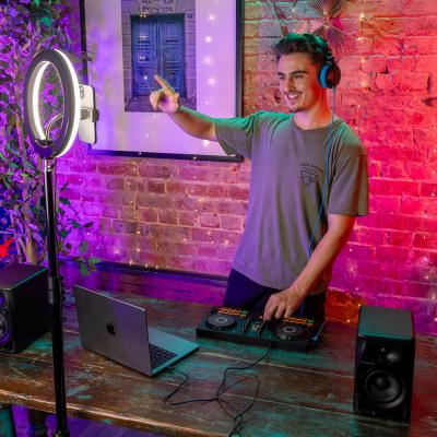 AlphaTheta DDJ-FLX2 DJコントローラー (Pioneer DJ DDJ-200 後継機種) 使用イメージ