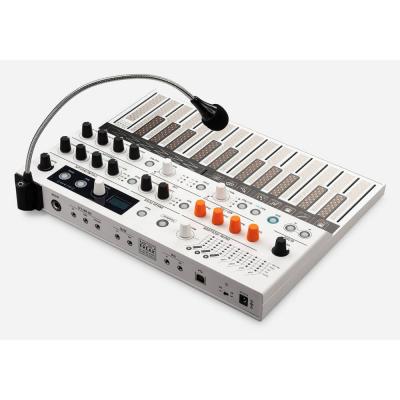 ARTURIA アートリア MICROFREAK Vocoder Edition WH グースネック付きパック ハイブリッドシンセサイザー リア斜めアングル画像