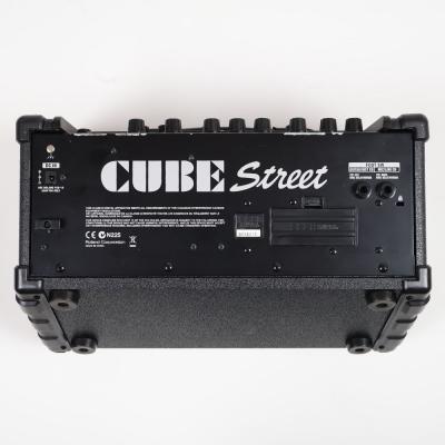 【中古】 ギターアンプ ローランド ROLAND CUBE Street BK 乾電池駆動パフォーマンス用ステレオアンプ ギターアンプ 本体画像 裏