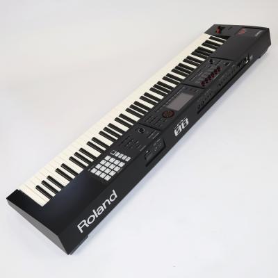 【中古】 ROLAND FA-08 Music Workstation シンセサイザー 88鍵 全体