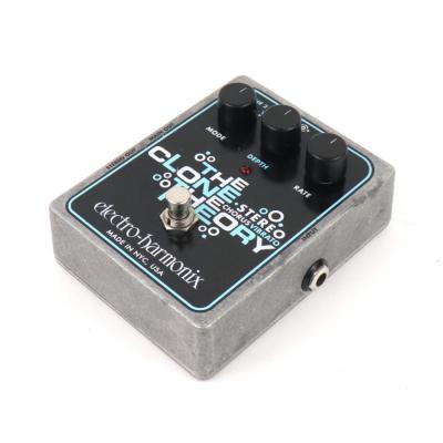 【中古】 ELECTRO-HARMONIX Stereo Clone Theory ギターエフェクター 斜めアングル画像