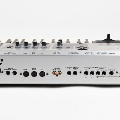 【中古】 シンセサイザー ROLAND FANTOM-X6 Audio Track Expansion ローランド 本体画像 裏 2