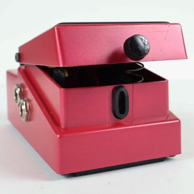 【中古】 アナログディレイ エフェクター BOSS DM-2W Delay ギターエフェクター ディレイ 電池ボックスゴムパーツ