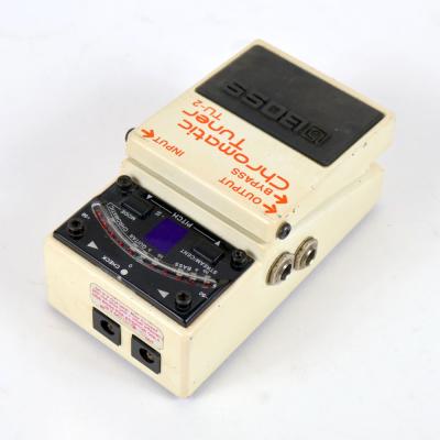 【中古】 クロマチックチューナー エフェクター BOSS TU-2 Chromatic Tuner ペダルチューナー リア斜めアングル画像