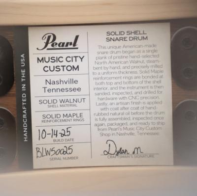 Pearl パール USA MUSIC CITY CUSTOM MCCW1450S/C Solid Walnut Shell 14×5.0 Red Figured Maple + Two Bands of Macassar Ebony スネアドラム 詳細画像