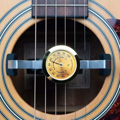 Guitto GHD-03 for Acoustic & Classic Guitar ギター加湿器 ギター用湿度管理ツール 使用例画像1
