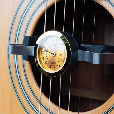 Guitto GHD-03 for Acoustic & Classic Guitar ギター加湿器 ギター用湿度管理ツール 使用例画像2