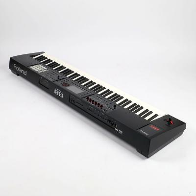 【中古】 ROLAND FA-08 Music Workstation シンセサイザー 88鍵 全体