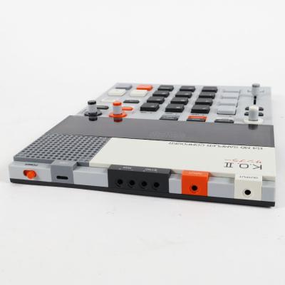 【中古】 サンプラー シーケンサー teenage engineering EP-133 K.O.II ティーンエイジエンジニアリング 本体画像 斜め