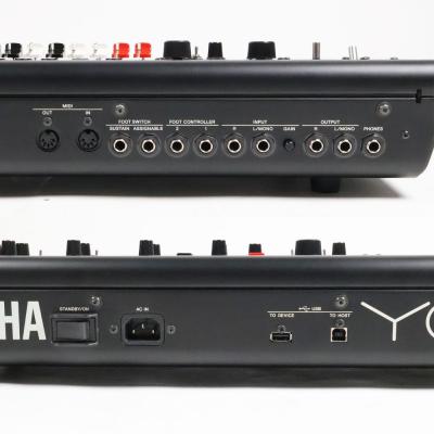 【中古】 ヤマハ YAMAHA YC61 ステージキーボード 本体画像 裏