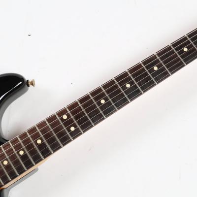 【中古】 エレキギター Fender Stevie Ray Vaughan Stratocaster Pau Ferro Fingerboard 3-Color Sunburst 2011年製 フェンダー スティーヴィー・レイヴォーン ストラトキャスター パーフェロー指板 指板