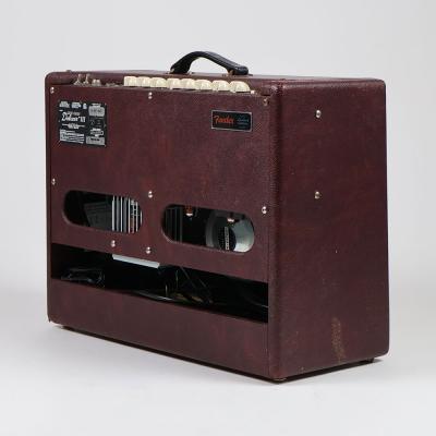 【中古】 ギターアンプ FENDER HOT ROD DELUXE III WINE/WHEAT フェンダー コンボアンプ リア斜めアングル画像
