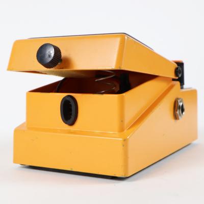 【中古】スーパーフィードバッカー ディストーション エフェクター BOSS DF-2 SUPER Feedbacker&Distortion 電池ボックスゴムパーツ