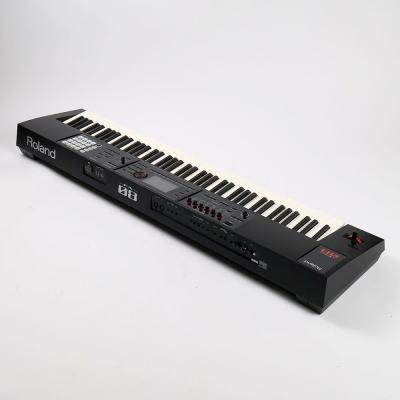 【中古】 ROLAND FA-08 Music Workstation シンセサイザー 88鍵 全体