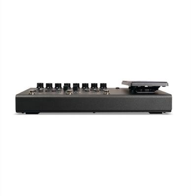 マルチエフェクター BLACKSTAR ID:X FlOOR 2 DSPモデラー ペダル付き 12種類のギターアンプモデル/3種類のベースアンプモデル 前面