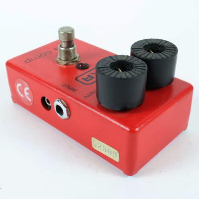 【中古】コンプレッサー エフェクター MXR M-102 DYNA COMP ダイナコンプ ギターエフェクター 本体画像 斜め