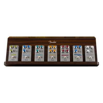 Fender フェンダー Deluxe Wooden Pedal Shelf エフェクターペダル用ディスプレイシェルフ 使用例画像3
