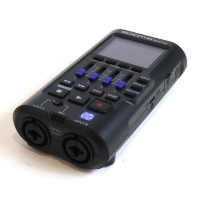【中古】 ZOOM ズーム R4 MultiTrak 32bit フロート・オーディオ対応 ポータブル 4トラックレコーダー MTR 斜めアングル画像