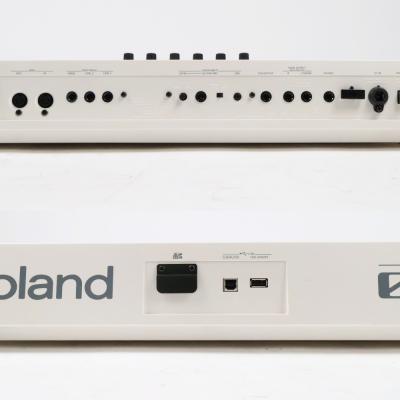 【中古】 ROLAND ローランド FA-06-SC Music Workstation シンセサイザー 限定ホワイトカラー プラグインアウト