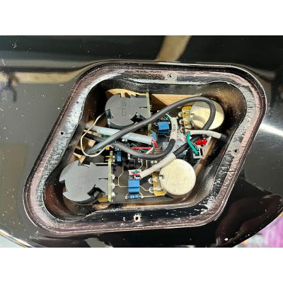 【中古】 エレキギター Gibson Exclusive Les Paul Studio with Gold Hardware Ebony 2025年製 ギブソン レスポールスタジオ ゴールドパーツ ネックバインディング スタンダードインレイ 配線