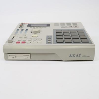 【中古】 サンプラー AKAI MPC2000 正面