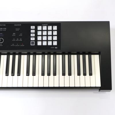 【中古】 ROLAND FA-08 Music Workstation シンセサイザー 88鍵 右画像